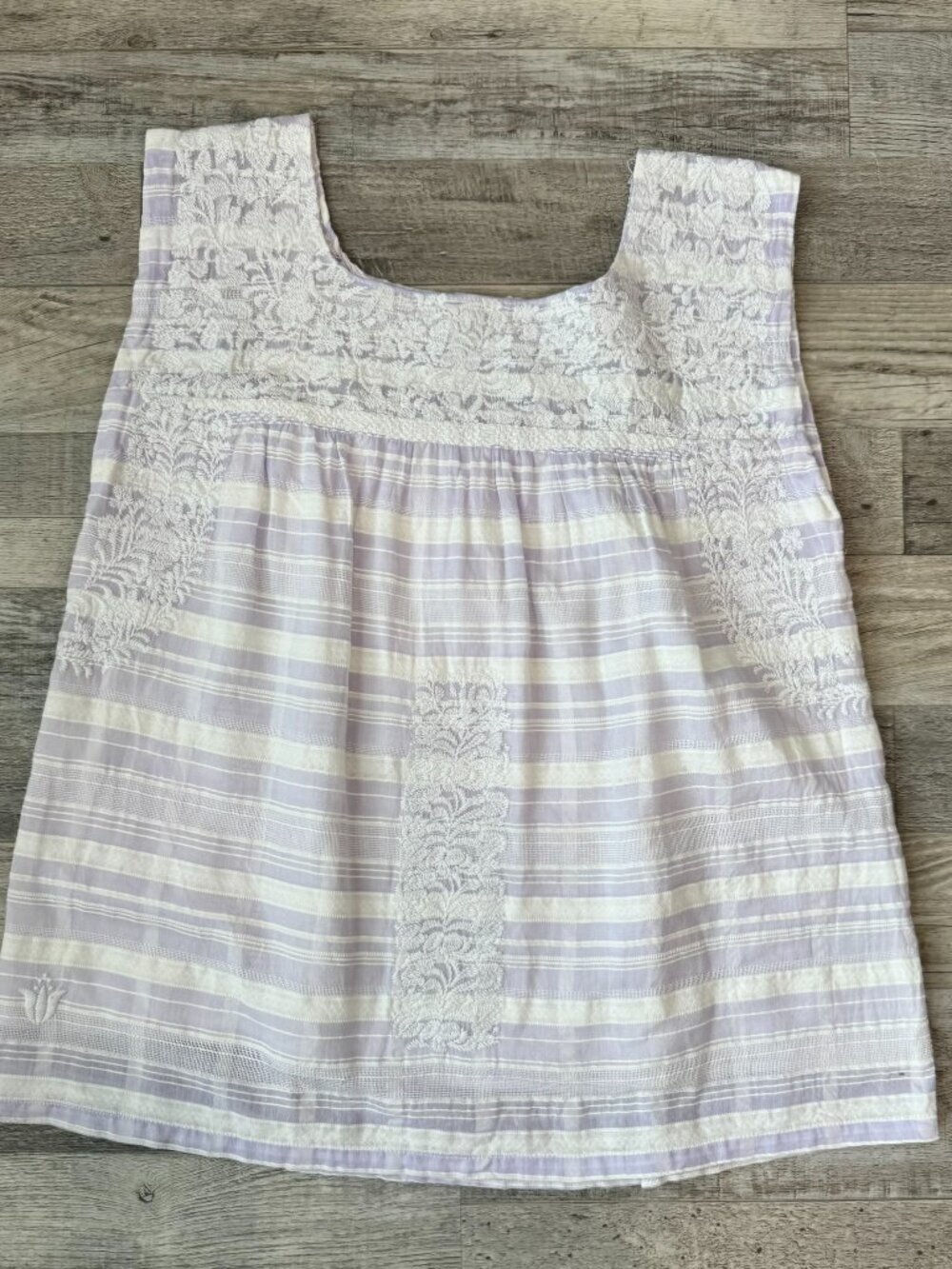 J. Marie Lavender Stripe Embroidered Sleeveless Top Size Medium R41